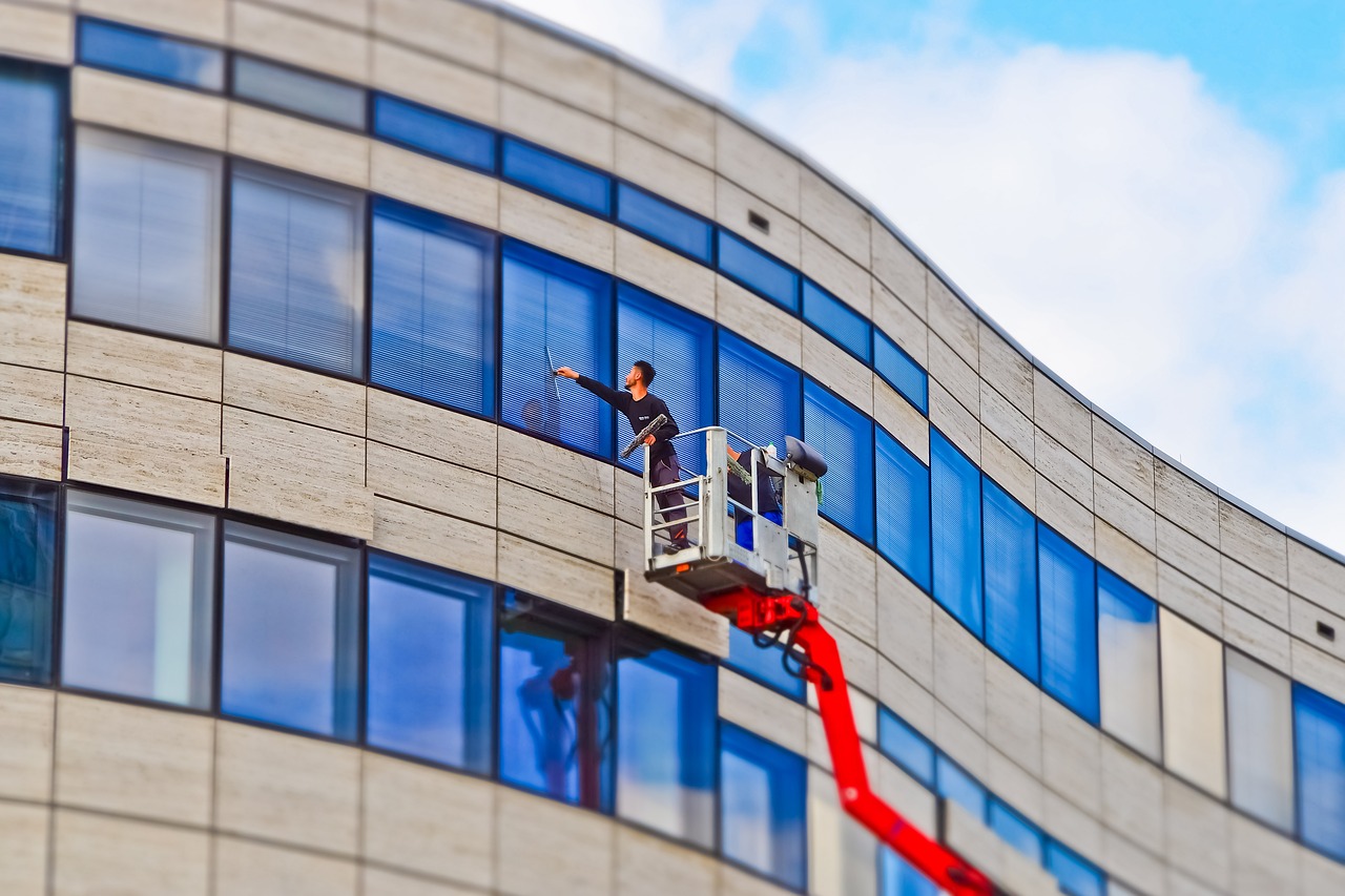 Why Is It Necessary To Call Experts For Window Cleaning Services?